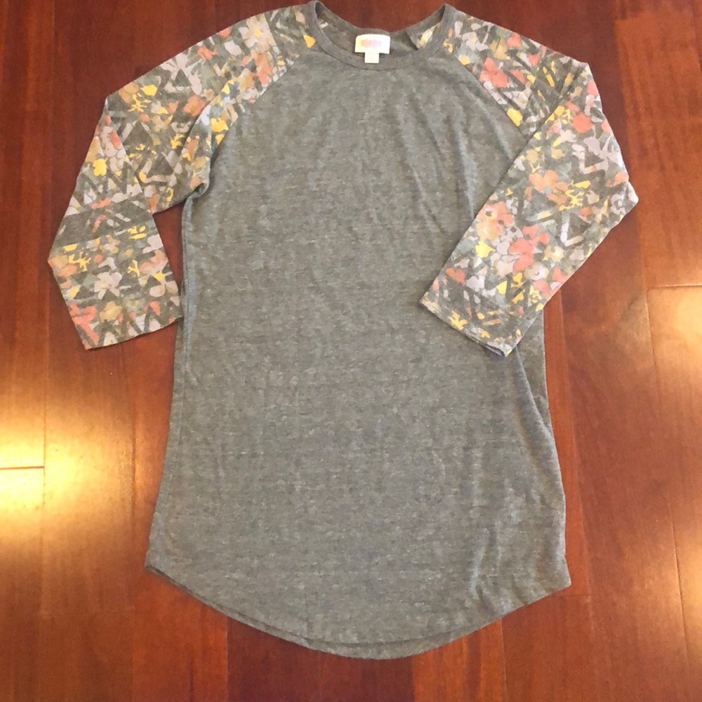 LulaRoe top women’s size small 3/4 length shirt